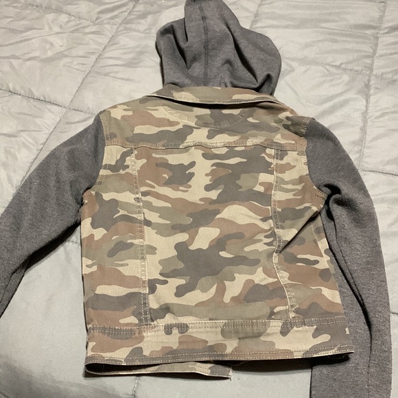 Camouflage hooded Vest Jacket - Picture 4 of 4